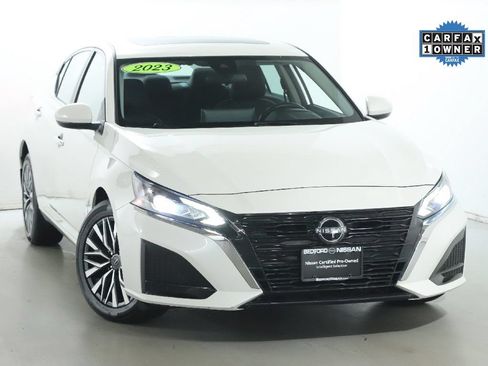 Certified 2023 Nissan Altima 2.5 SV w/ SV Premium Package AWD/4WD image 3