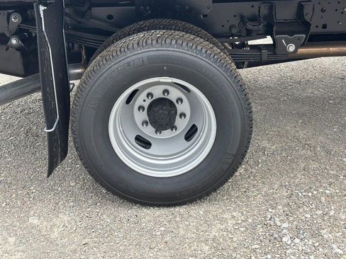 New 2026 Ford F350 XL w/ XL Chrome Package image 4