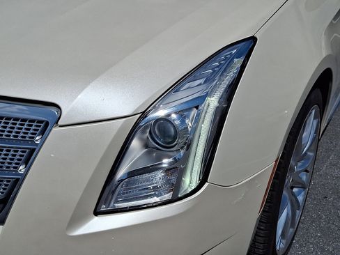 Used 2013 Cadillac XTS Platinum AWD/4WD image 10