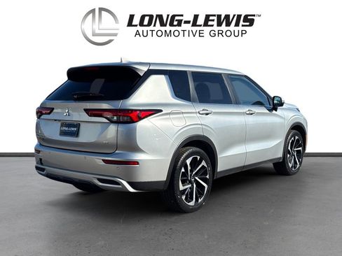 Used 2023 Mitsubishi Outlander SE image 7