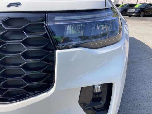 Used 2025 Ford Explorer ST-Line w/ Premium Package image 11