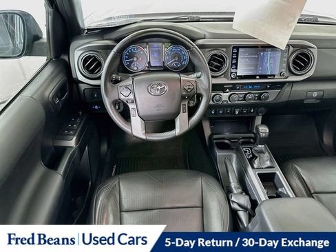 Used 2021 Toyota Tacoma TRD Off-Road w/ TRD Premium Off Road Package AWD/4WD image 31