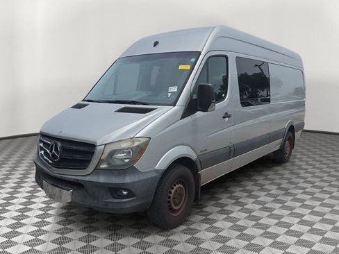 Used 2014 Mercedes-Benz Sprinter 2500 image 2