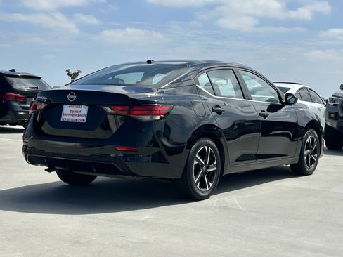 Used 2025 Nissan Sentra SV FWD image 3