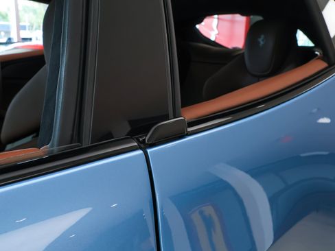 Used 2025 Ferrari Purosangue image 21