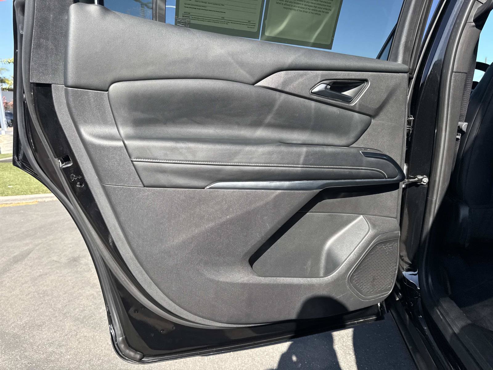Used 2025 Chevrolet Traverse LT FWD image 26