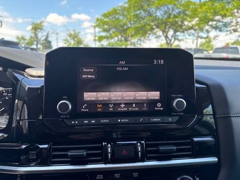 Used 2025 Nissan Pathfinder SV AWD/4WD image 16