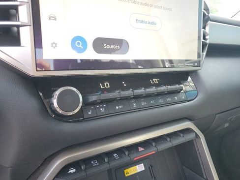 Used 2024 Toyota Tundra Limited image 23