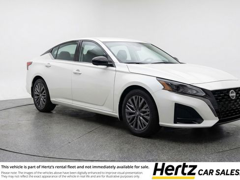 Used 2025 Nissan Altima 2.5 SV FWD image 1