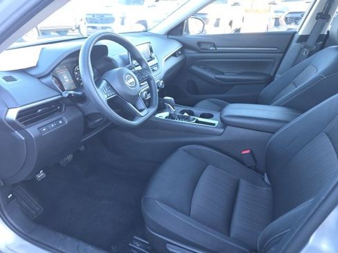 Used 2024 Nissan Altima 2.5 S image 7