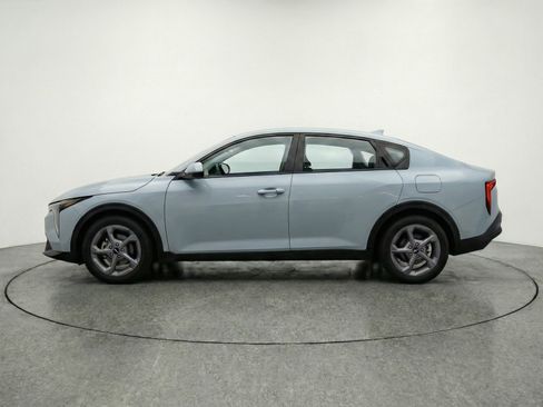 Used 2025 Kia K4 LXS image 5