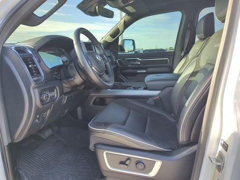 Used 2024 RAM 1500 Laramie AWD/4WD image 12