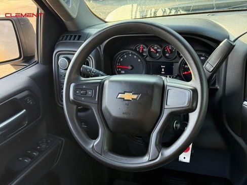 Used 2020 Chevrolet Silverado 1500 Custom w/ Custom Value Package image 18