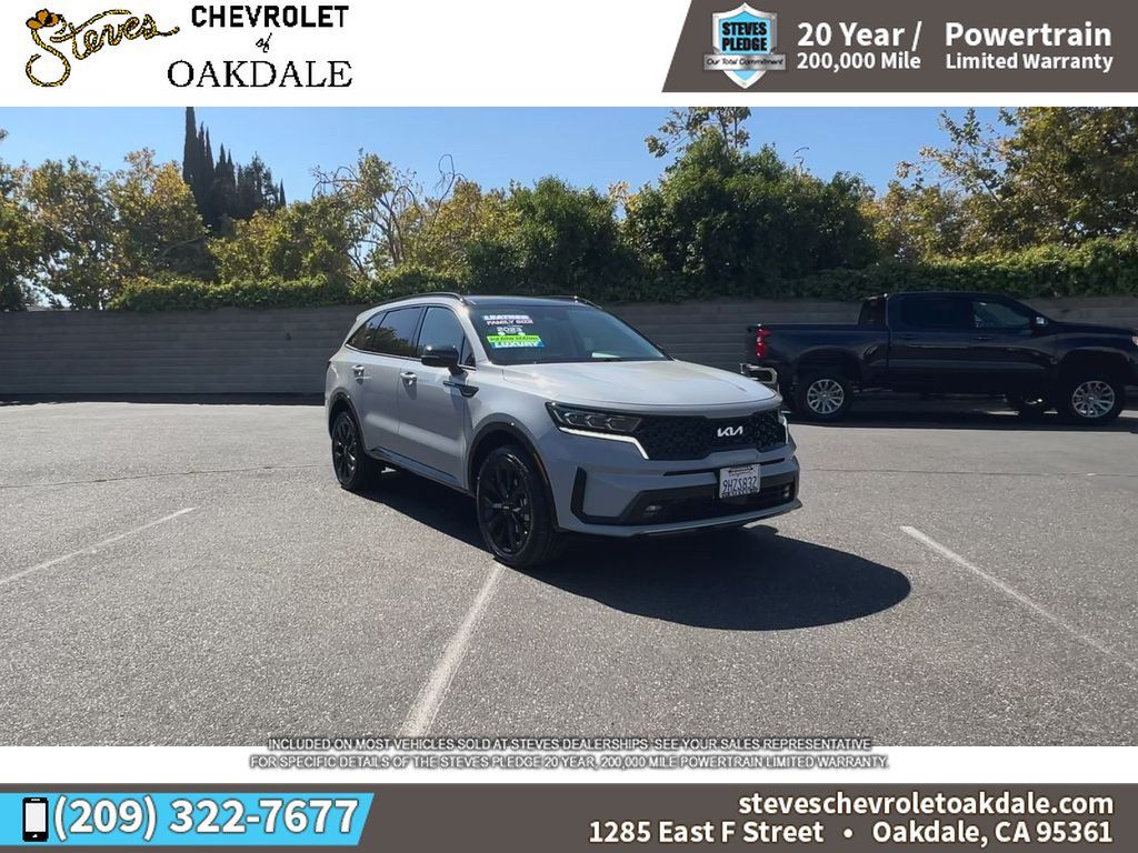 Used 2023 Kia Sorento SX AWD/4WD image 3