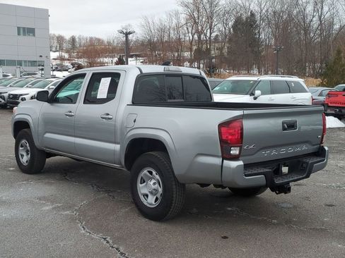 Used 2022 Toyota Tacoma SR image 5
