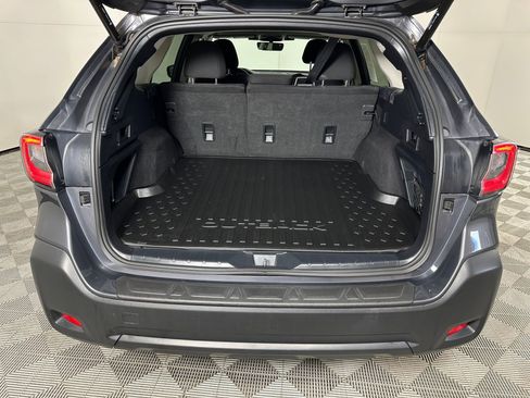 Used 2024 Subaru Outback Premium image 31