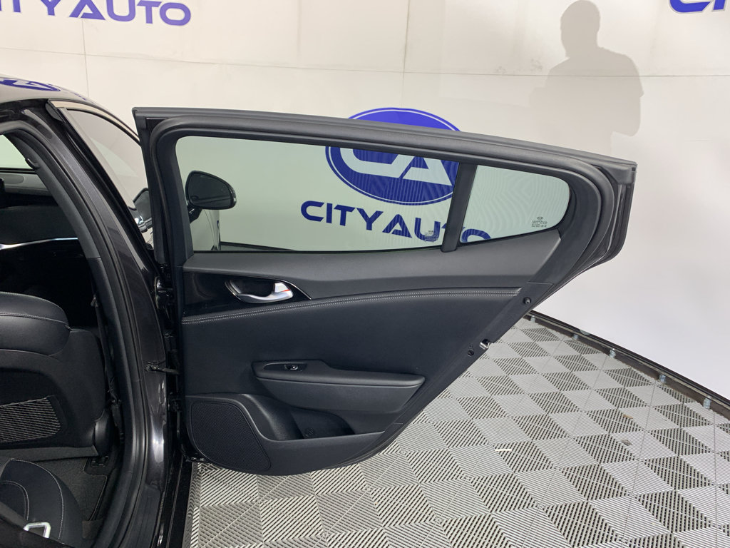Used 2022 Kia Stinger GT-Line RWD image 33