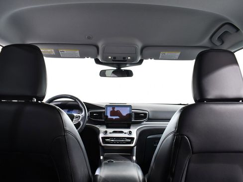 Used 2023 Ford Explorer XLT w/ Equipment Group 202A image 17