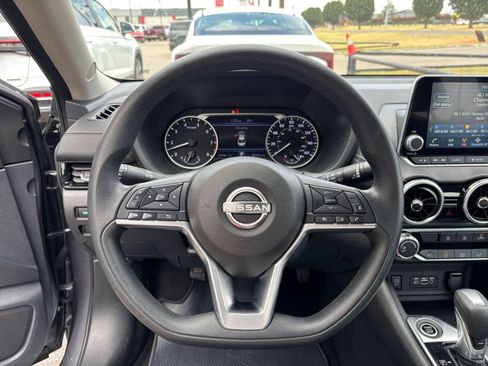 Used 2025 Nissan Sentra SV FWD image 21