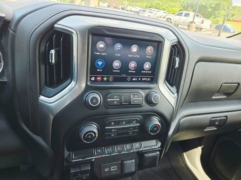 Used 2022 Chevrolet Silverado 2500 LT AWD/4WD image 24