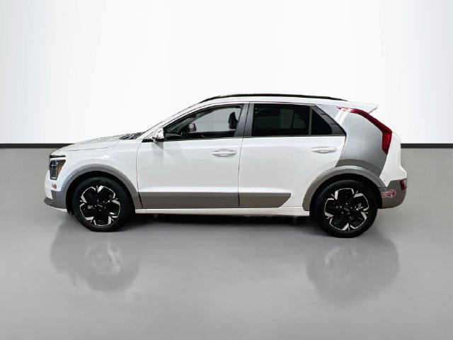 Certified 2023 Kia Niro Wave FWD image 4