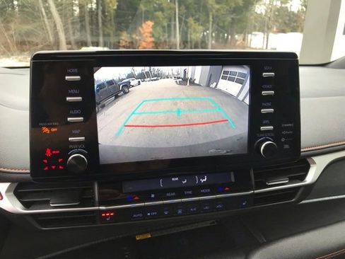 Certified 2022 Toyota Sienna XSE w/ XSE Plus Package image 16