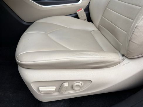 Used 2023 Toyota Highlander XSE image 13