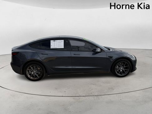 Used 2023 Tesla Model 3 Standard Range image 3