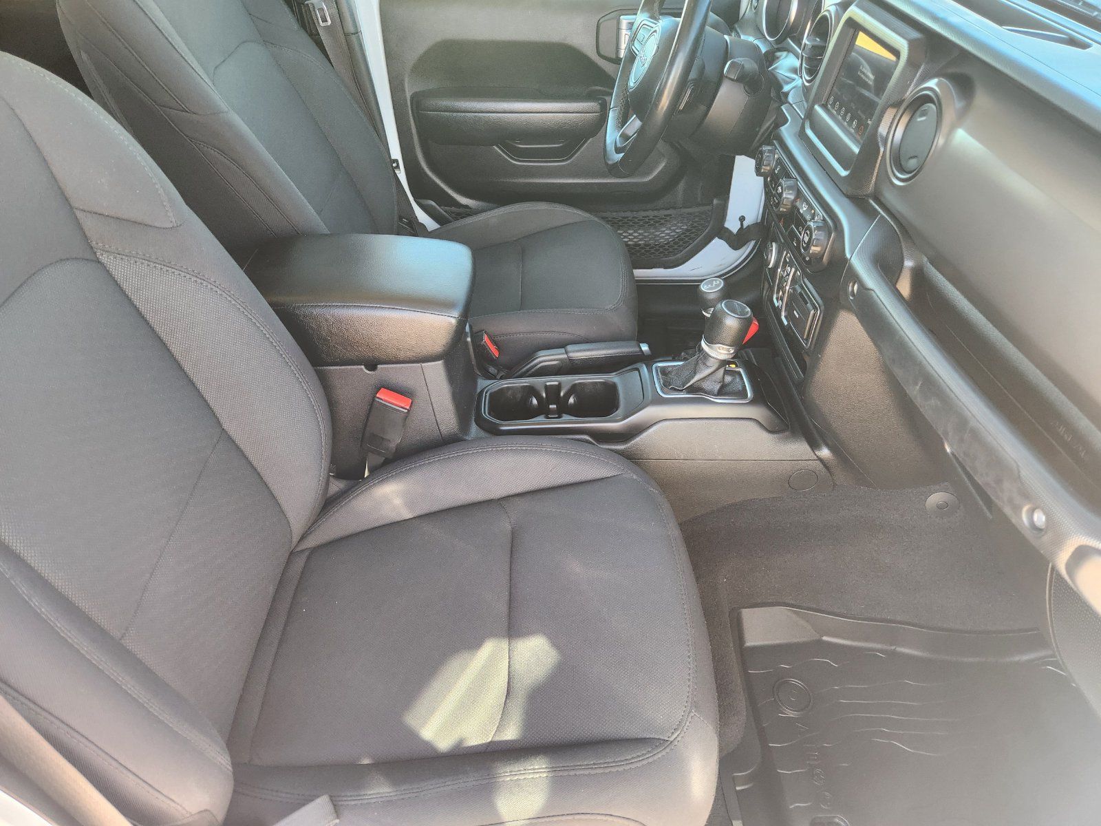Used 2022 Jeep Gladiator Sport AWD/4WD image 17
