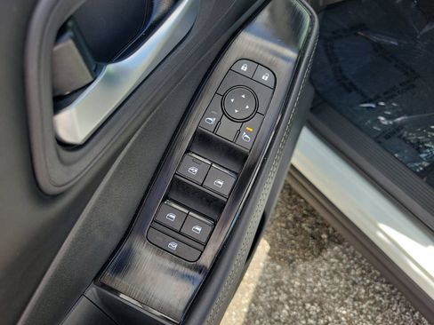 Used 2026 Nissan Rogue SV FWD image 13