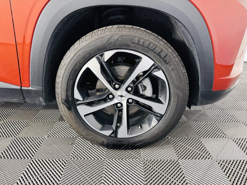 Used 2024 Chevrolet Trax RS w/ Driver Confidence Package FWD image 28