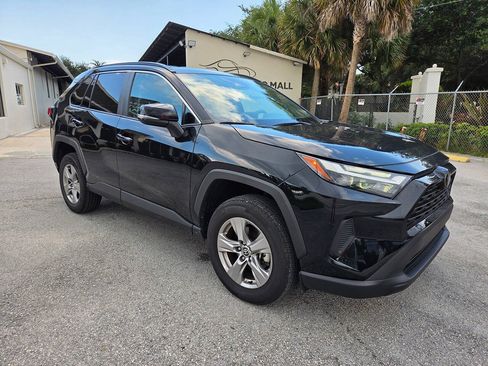 Used 2025 Toyota RAV4 XLE FWD image 3