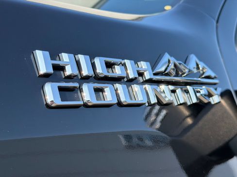 Used 2024 Chevrolet Silverado 2500 High Country w/ Technology Package AWD/4WD image 15