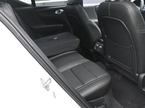 Used 2025 Volvo XC40 B5 Ultra AWD/4WD image 26
