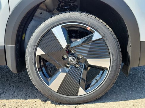 Used 2025 Nissan Kicks SR image 5