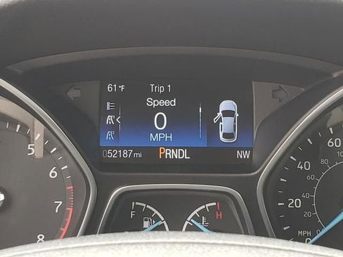 Used 2016 Ford Focus SE w/ SE Power Seat Package FWD image 26
