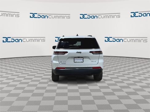 Used 2023 Jeep Grand Cherokee L Limited w/ Trailer Tow Group (B) image 7