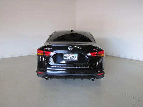 Used 2023 Nissan Altima 2.5 SR FWD image 23