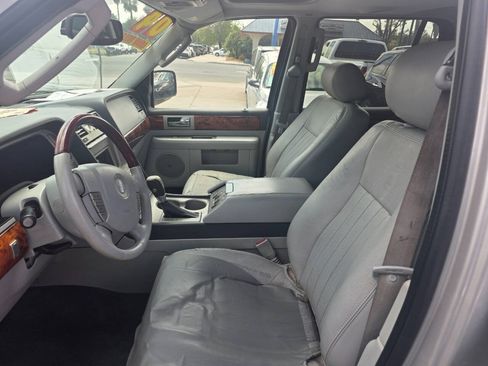 Used 2004 Lincoln Navigator Luxury AWD/4WD image 21