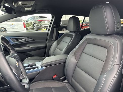 Certified 2024 Chevrolet Equinox EV LT FWD image 11
