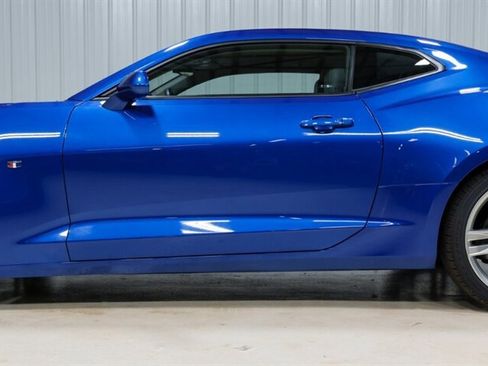 Used 2017 Chevrolet Camaro LT RWD image 2
