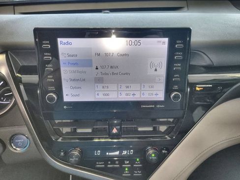 Used 2022 Toyota Camry XLE w/ Protection Package (Q2) (TMS) FWD image 16