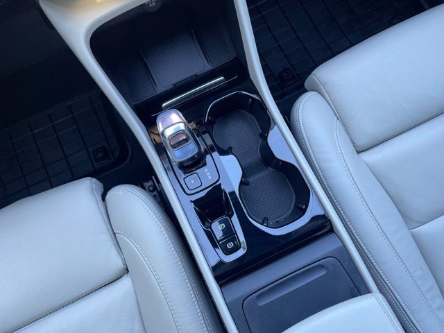 Used 2023 Volvo XC40 B5 Plus w/ Protection Package Premier AWD/4WD image 23