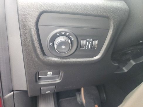 New 2025 Jeep Grand Cherokee L Limited image 16