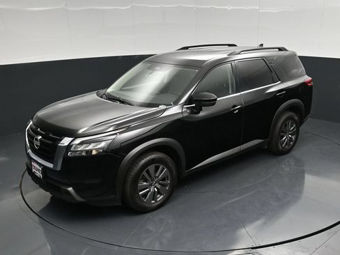 Used 2025 Nissan Pathfinder SV FWD image 49