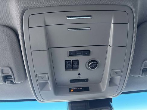 Used 2020 GMC Yukon SLT image 33