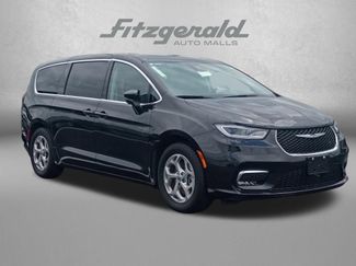 Used 2024 Chrysler Pacifica Limited FWD video 1