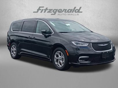 Used 2024 Chrysler Pacifica Limited