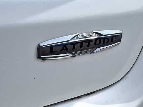 Used 2019 Jeep Compass Latitude w/ Cold Weather Group image 30