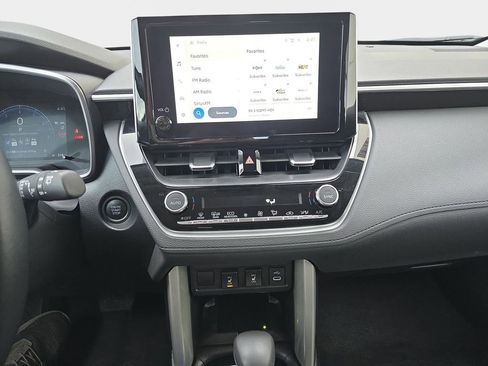 Used 2025 Toyota Corolla Cross XLE AWD/4WD image 22